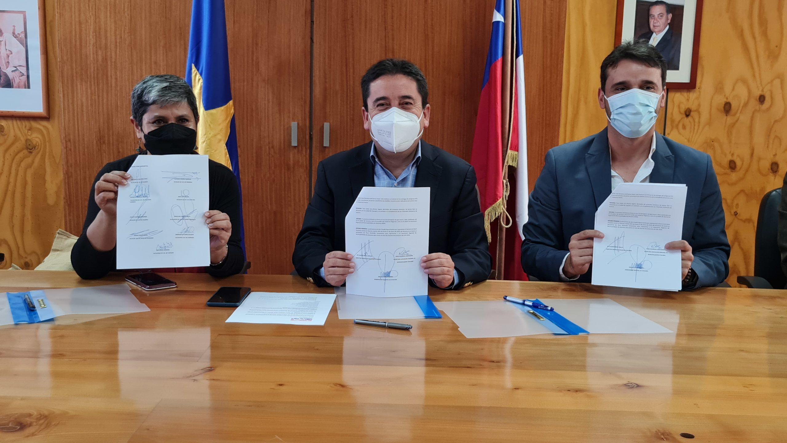 Gobierno Regional y Servicio de Salud firman convenio con Asociación de Municipalidades para entregar 64 mil test de antígenos a las 9 comunas de Atacama 1 20220222 115909 scaled