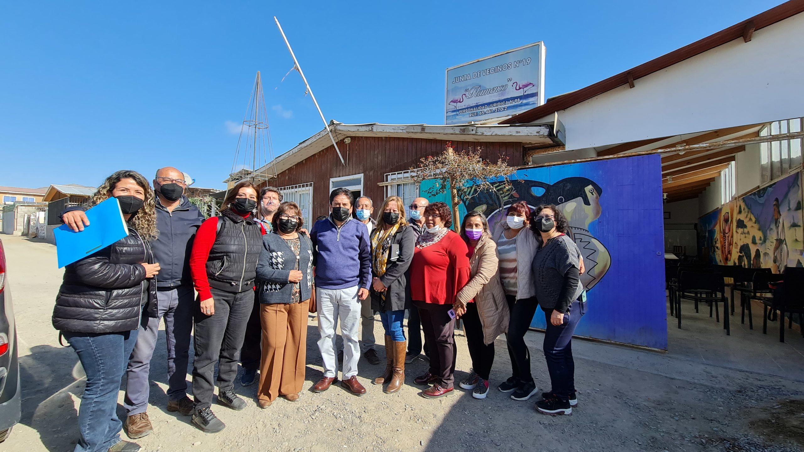 Gobernador de Atacama y Seremi de Bienes Nacionales se reúnen con dirigentes de Balneario Flamenco para avanzar en regularizaciones en el borde costero 1 20220611 143829 scaled