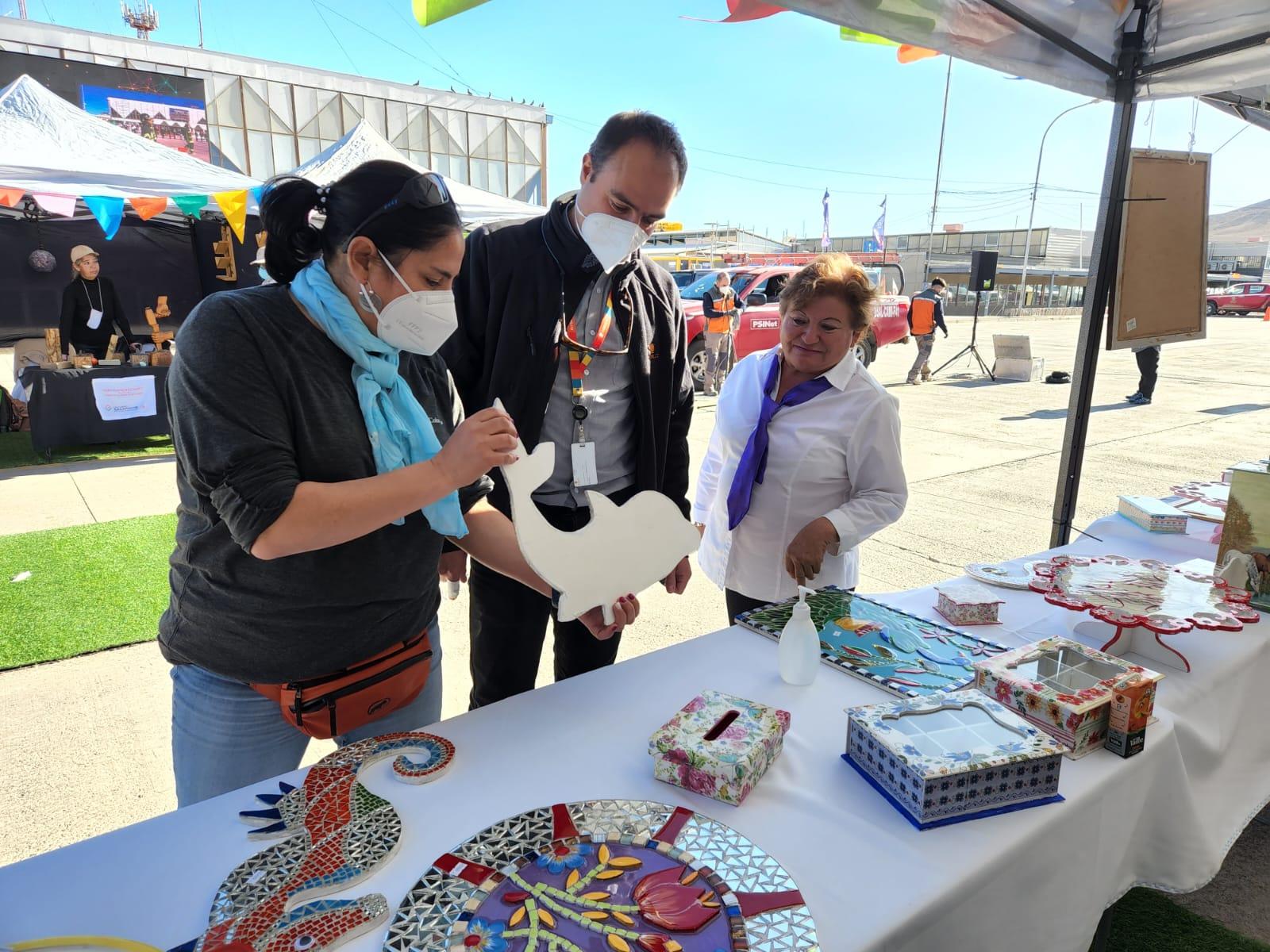 Artesanos de Chañaral expusieron sus creaciones en El Salvador 1 fOTO 2 fWERIA