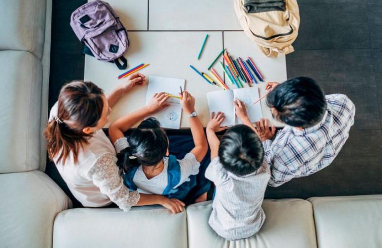 Vacaciones de invierno: Cómo entretener a los niños en la casa y a la vez desarrollar habilidades 7 image