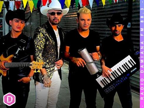 Km 55 lanza nuevo single inspirado en la desaparecida cantante Selena: “Labios de fresa” 1 MUSICA KM55