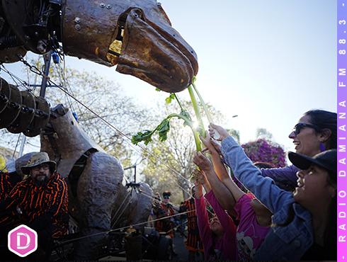Niñas, niños y sus familias acompañaron a “La Pichintún” en su recorrido por Vallenar y Copiapó 1 PICHINTUN WEB