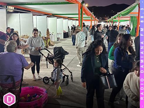 Con feria inmobiliaria y más de 60 emprendedores se inició una nueva versión de la FESAL 2024 4 FESAL WEB