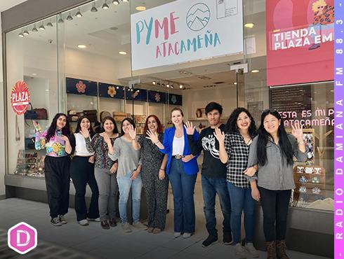 Seremi de Economía, Fomento y Turismo Makarena Arias invita a preferir productos locales en esta navidad. 2 productos locales