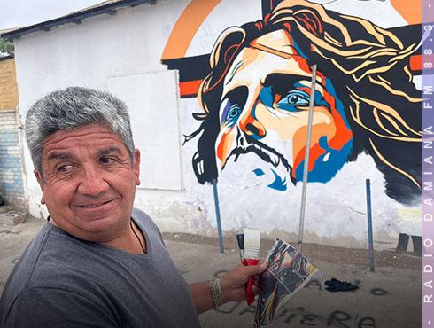 Por más de 30 años: Funcionario municipal realiza mural para la Virgen de la Candelaria 3 MURAL PAGINA