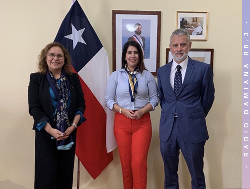 Javiera Tapia presenta en Roma documental grabado en Atacama y sostiene encuentro Embajada de Chile ante la Santa Sede 1 documental