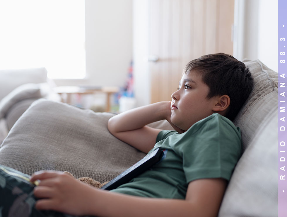 Siete de cada diez niños en Chile no cumplen con las recomendaciones mínimas de actividad física 1 FALTADEDEPORTE PAGINA