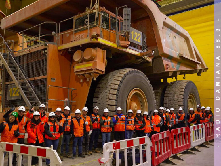 Docentes de Atacama visitan Rajo Inca para capacitarse en avances de los procesos mineros 1 VISITADOCENTESELSALVADOR