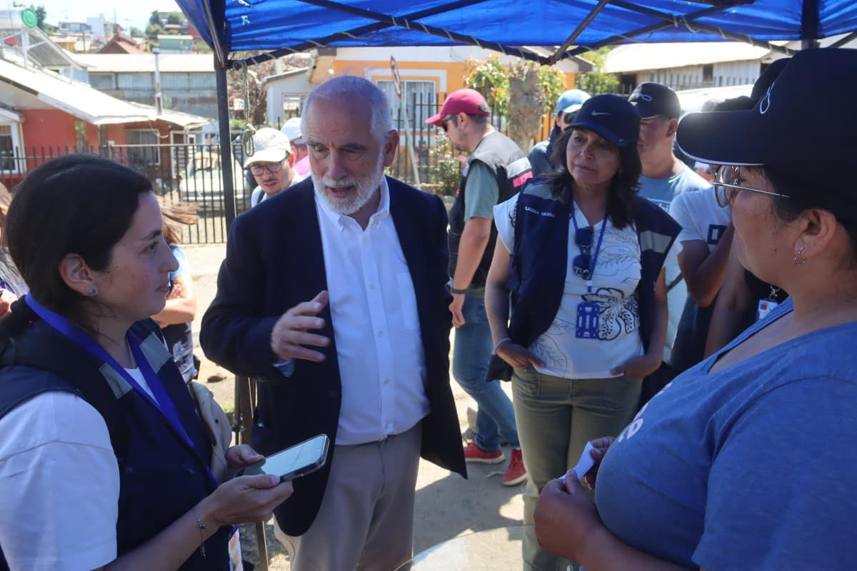 Ministro Montes visita zona siniestrada en la región del Biobío e informa la aplicación de 1170 Fichas 2 1 MINISTROMONTES