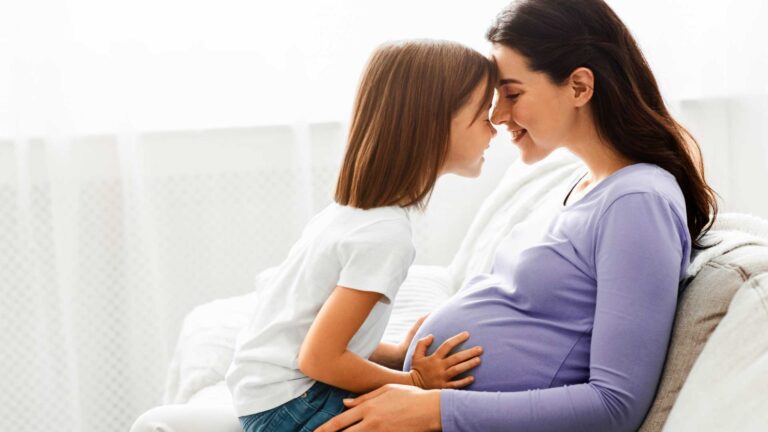 El hierro: un aliado esencial para la salud maternay el futuro de sus hijos 2 HIERRO MATERNIDAD