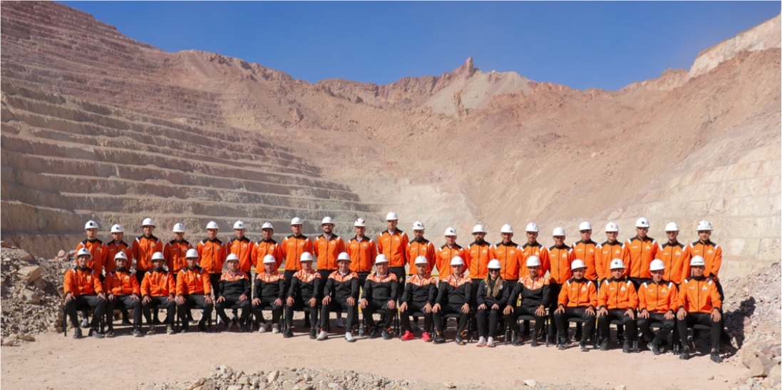 ANDINO: Plantel de Cobresal realiza tradicional fotografía en pleno Rajo Inca 1 PLANTEL COBRESAL 2026 FOTO OFICIAL