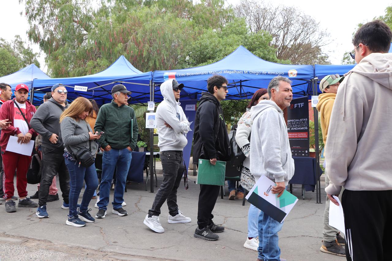 MÁS DE 900 OPORTUNIDADES LABORALES EN FERIAS DEVALLENAR Y DIEGO DE ALMAGRO 1 SENCE 2026