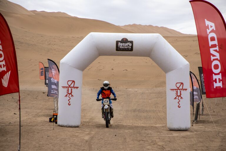 El Rally Desafío del Desierto que todos recordarán, se prepara para realizar su 25ª versión 2026 en el desierto atacameño con 650 kilómetros y más de 200 pilotos. 1 rally